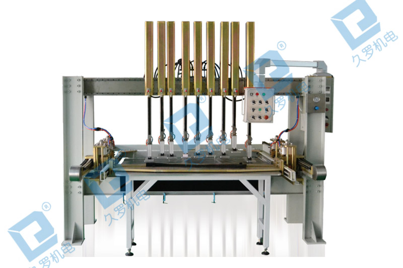 久羅柔性防護(hù)罩焊接機(jī)